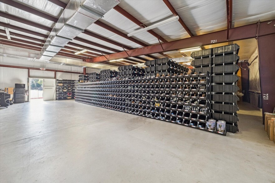 More Photos Of 16920 Mathis Church Rd, Houston Flex For Sale