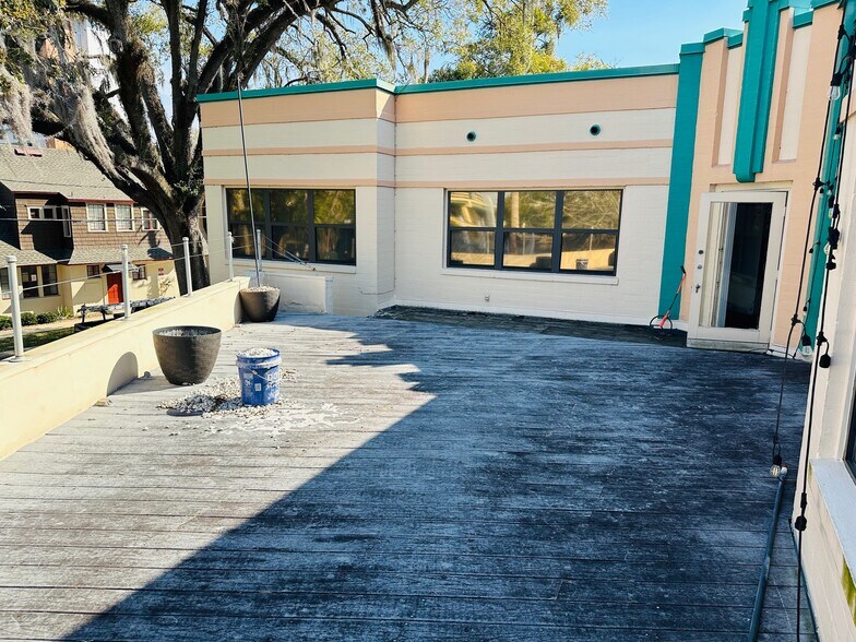 More Photos Of 605 Delaney Ave, Orlando Office For Lease