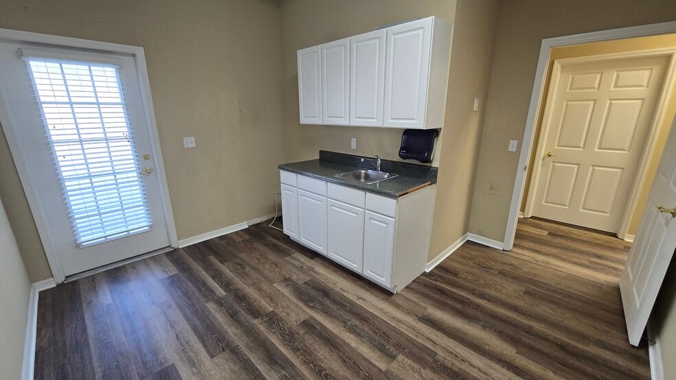 More Photos Of 2649 Windguard Cir, Zephyrhills Medical For Lease