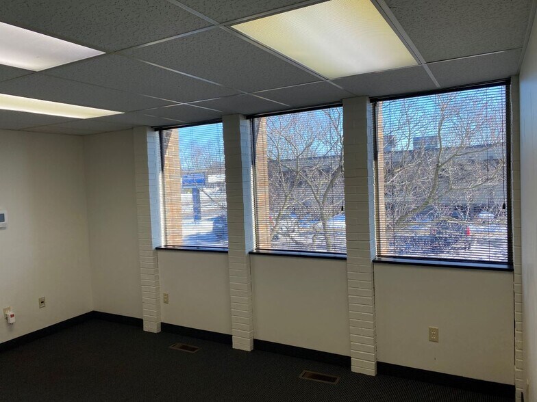 More Photos Of 1500 44th St SE, Grand Rapids Medical For Lease