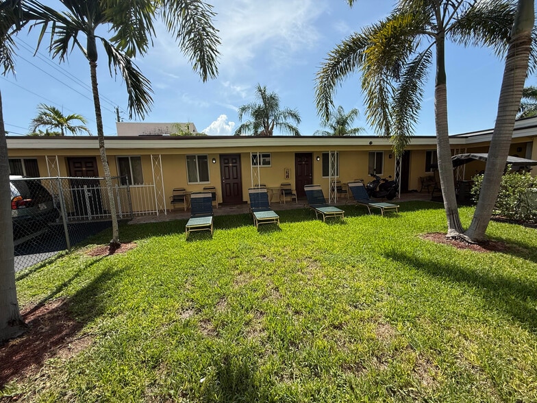 Primary Photo Of 1743 Rodman St, Hollywood Apartments For Sale