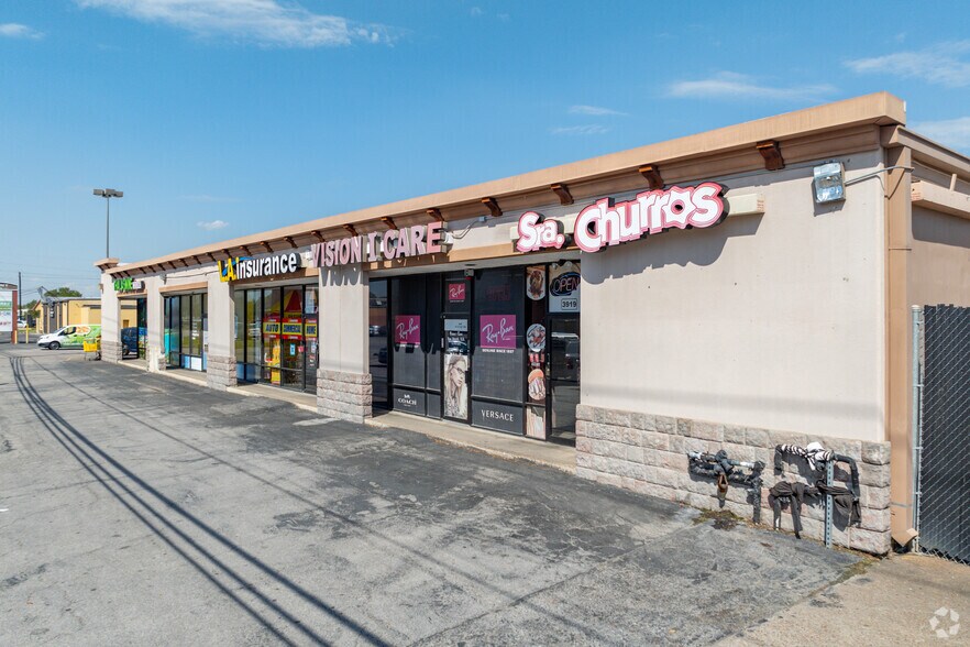 More Photos Of 114-154 Fairmont Pky, Pasadena Storefront For Sale