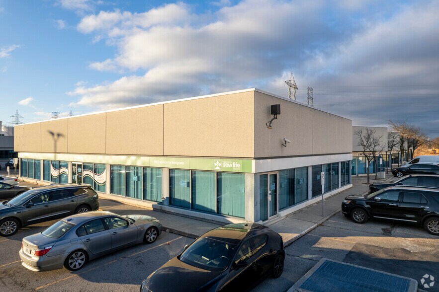 More Photos Of 1122 Finch Av W, Toronto Office For Lease