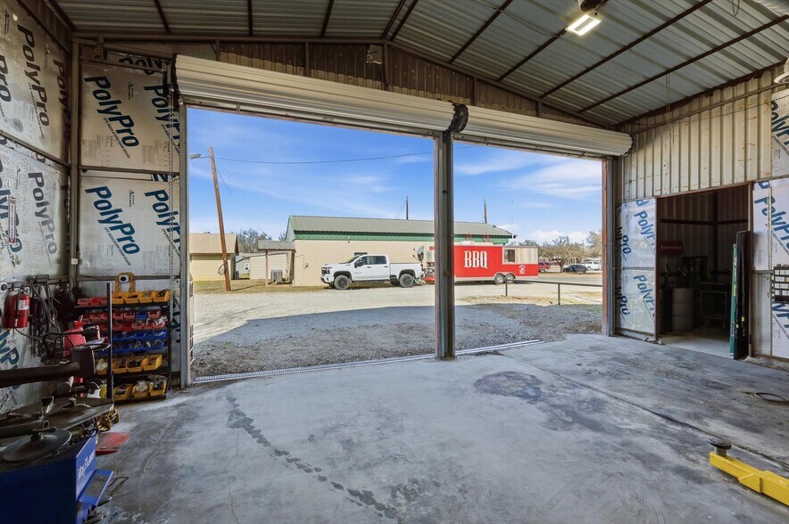 More Photos Of 103 W Franklin St, Alvord General Retail For Sale