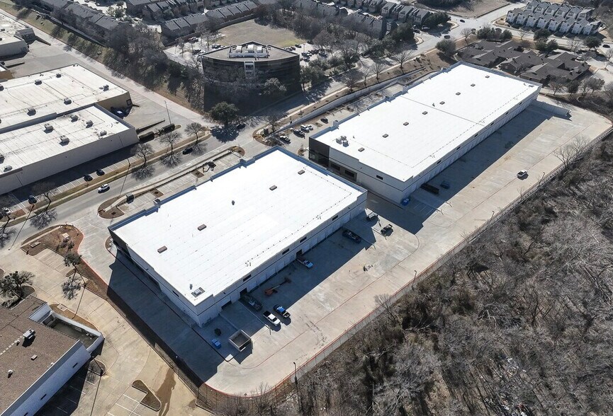 More Photos Of 420 Oakbend Dr, Lewisville Industrial For Sale