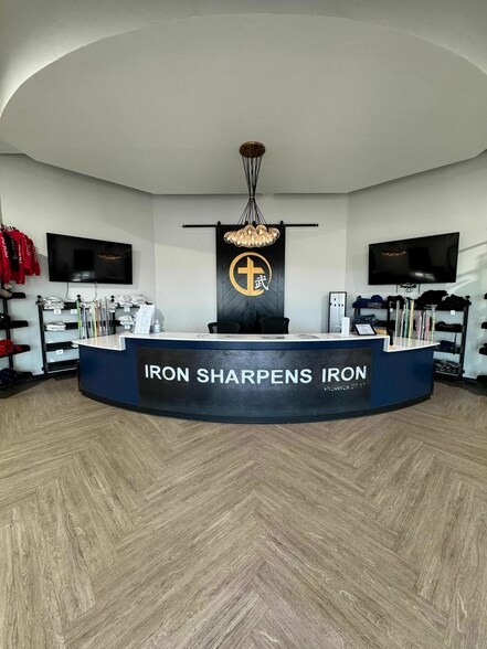 More Photos Of 2217 NW 178th St, Edmond General Retail For Sale