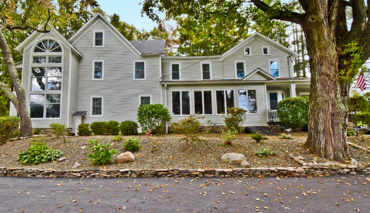 More Photos Of 2735 PA-390, Canadensis Hospitality For Sale