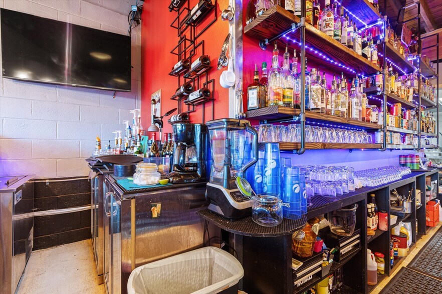 More Photos Of 1330 NE Highway 101, Lincoln City Restaurant For Sale