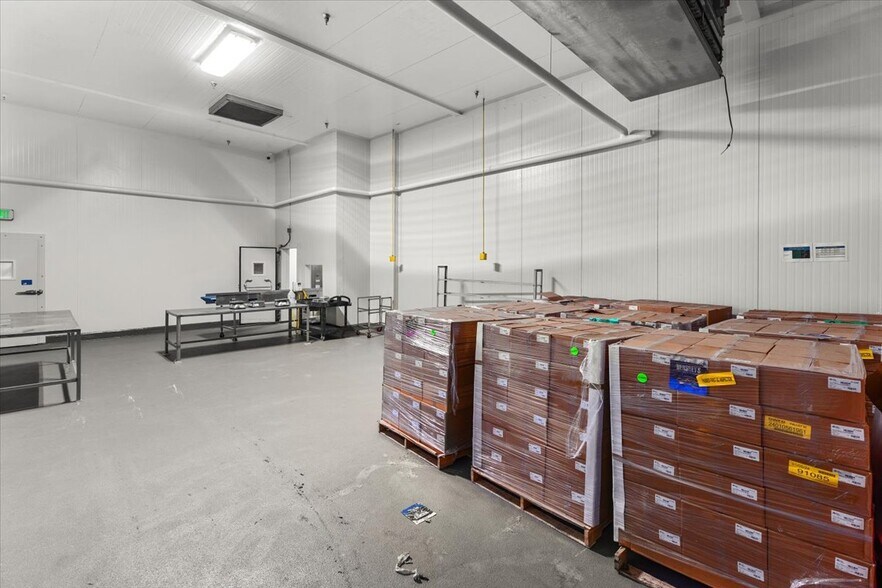 More Photos Of 3450 E Vernon Ave, Vernon Food Processing For Lease