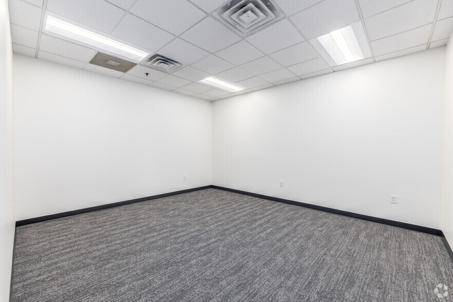 More Photos Of 6930 San Tomas Rd, Elkridge Warehouse For Lease