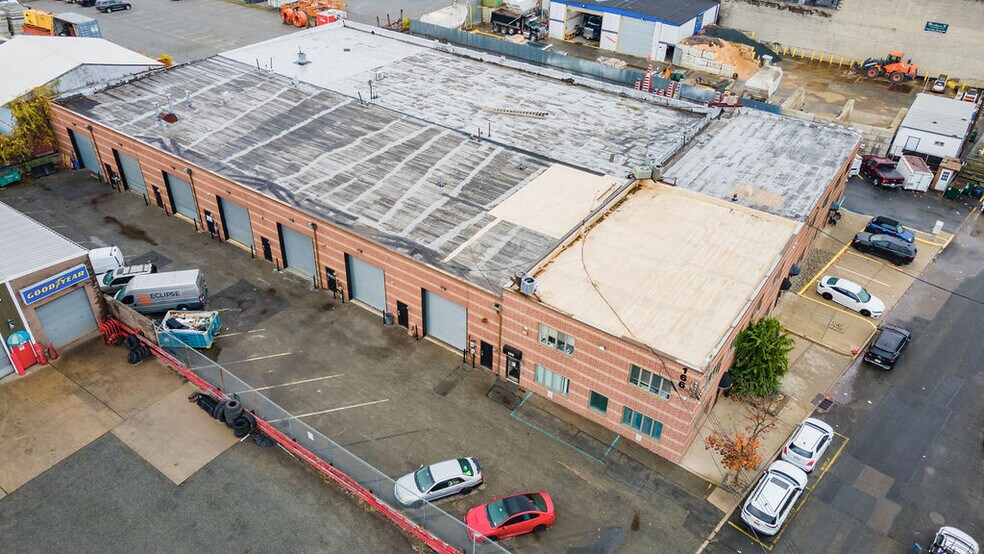 More Photos Of 166 Industrial Loop, Staten Island Warehouse For Lease