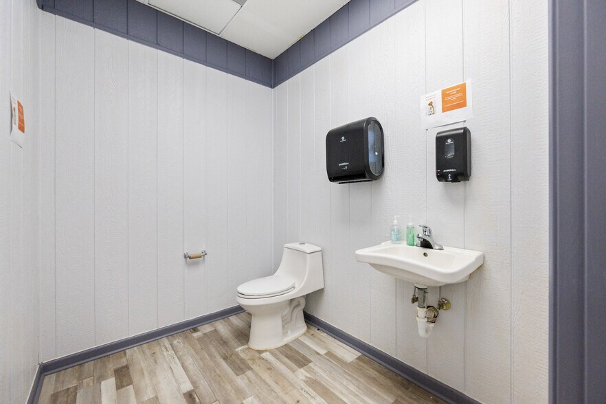 More Photos Of 19225 Main St W, Huntingdon General Retail For Sale