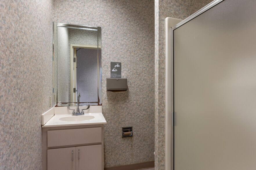 More Photos Of 1494 Stuart Rd NE, Cleveland Medical For Lease