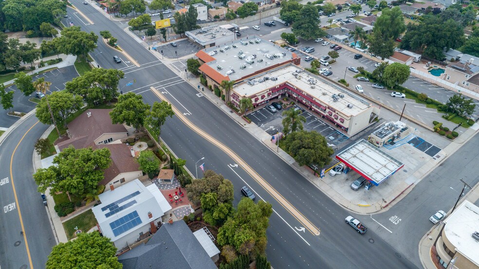 More Photos Of 23942-23945 Lyons Ave, Santa Clarita Storefront Retail Office For Lease
