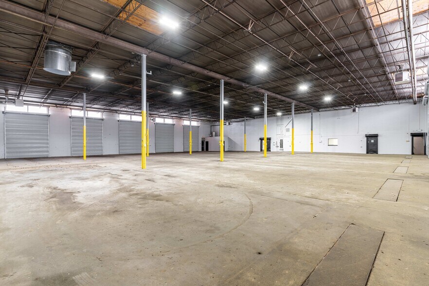 More Photos Of 2300 Jonesboro Rd SE, Atlanta Truck Terminal For Lease