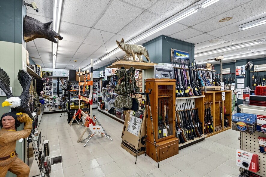 More Photos Of 23 W Main St, Canton Flex For Sale