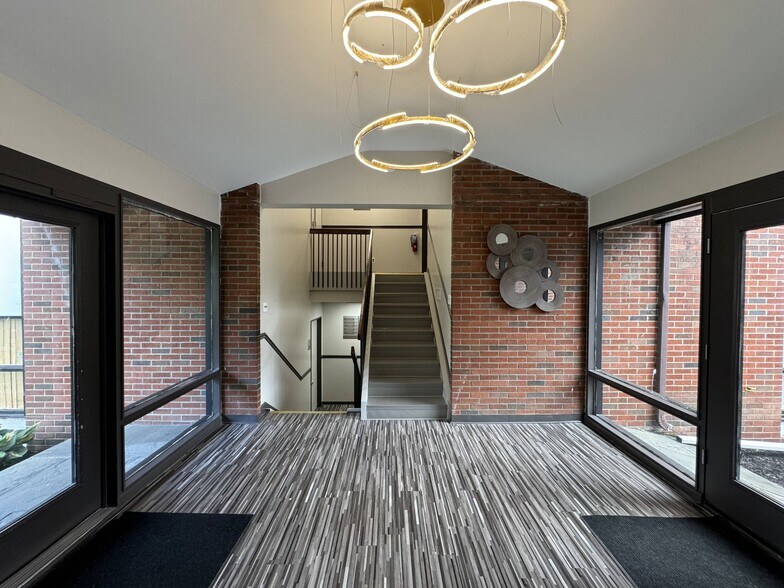 More Photos Of 40 Grove St, Middletown Medical For Lease