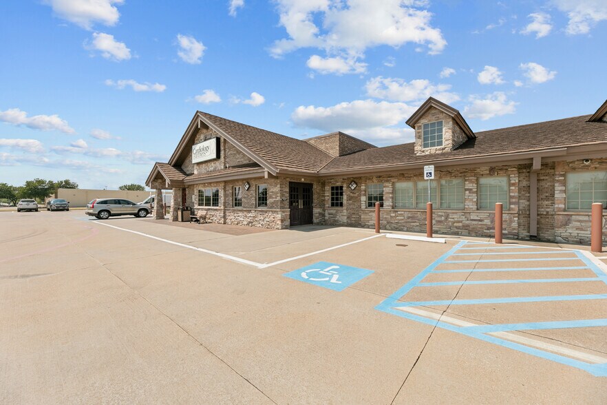 More Photos Of 851 N Highway 287, Mansfield Medical For Sale