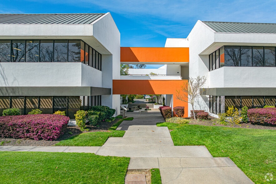More Photos Of 1451 River Park Dr, Sacramento Office For Lease