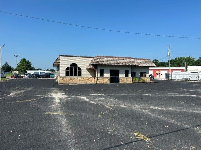 Primary Photo Of 1022 S Washington St, Delphi Restaurant For Lease