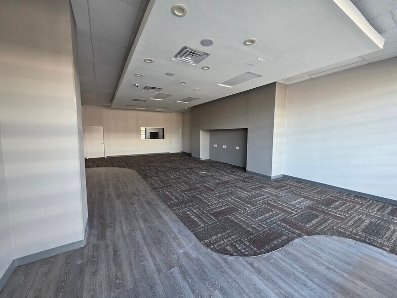 More Photos Of 9601 Cullen Blvd, Houston Unknown For Lease