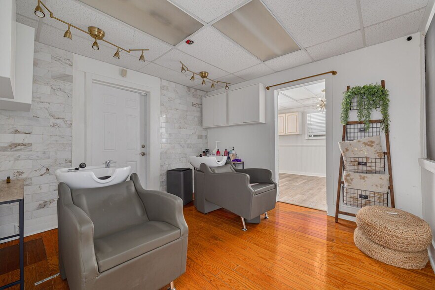 More Photos Of 132 7th Ave S, Safety Harbor Restaurant For Sale