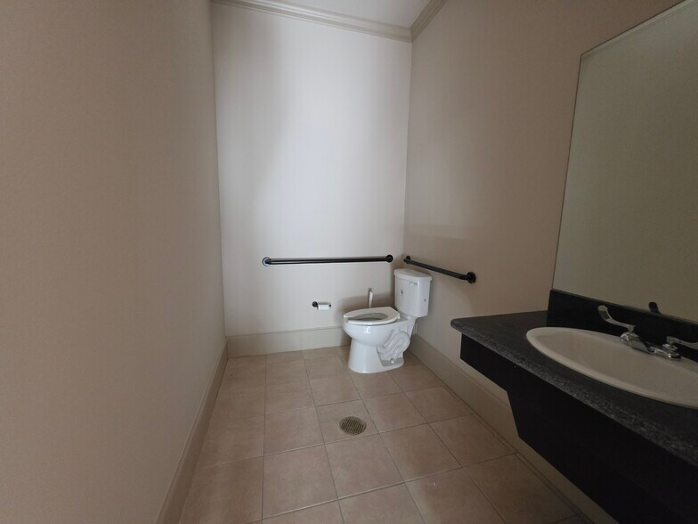 More Photos Of 282 Ed English Dr, Shenandoah Coworking Space