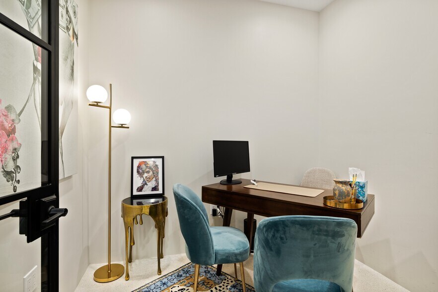 More Photos Of 7207 Melrose Ave, Los Angeles Storefront Retail Office For Lease