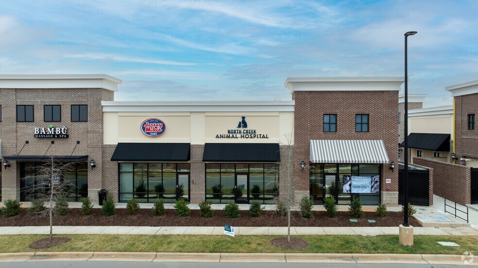 More Photos Of 14013 N Creek Village Dr, Huntersville Unknown For Lease