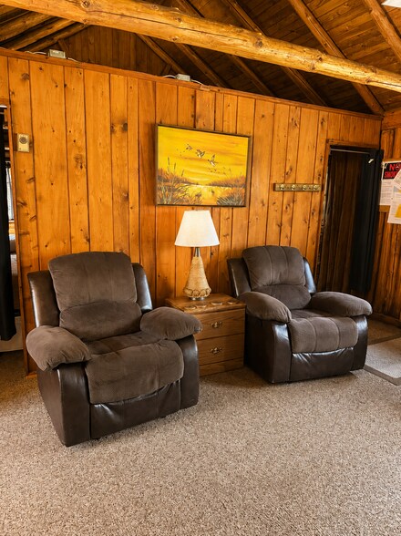 More Photos Of W17461 Norton Rd, Gould City Hotel For Sale