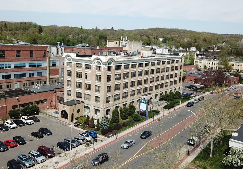 More Photos Of 225 N Main St, Bristol Coworking Space