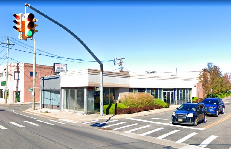 More Photos Of 201-231 W Merrick Rd, Valley Stream Unknown For Lease