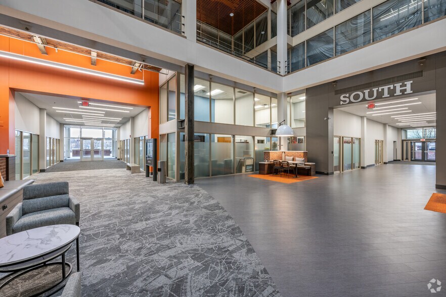 More Photos Of 2550 University Ave W, Saint Paul Office For Lease