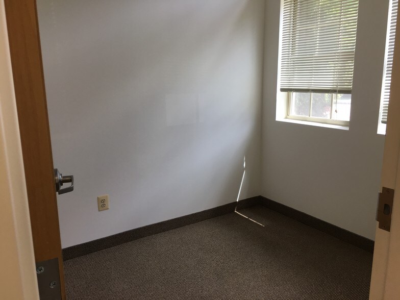 More Photos Of 491 Amwell Rd, Hillsborough Office For Sale