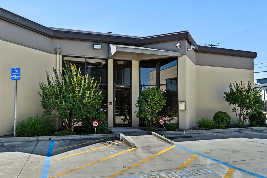 More Photos Of 550 Price Ave, Redwood City Office For Sale
