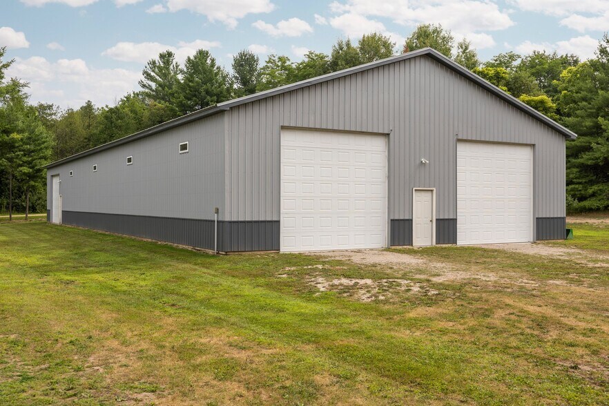 More Photos Of 11891 S East Torch Lake Dr, Alden Freestanding For Sale