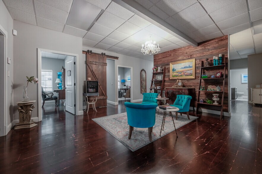 More Photos Of 160 E Bloomingdale Ave, Brandon Medical For Sale