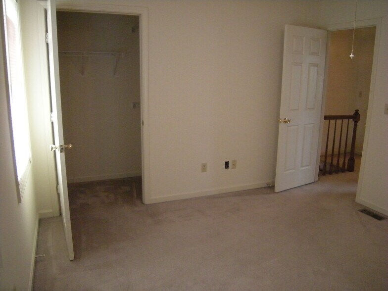 More Photos Of 303 McDougal Ave, Richmond Apartments For Sale