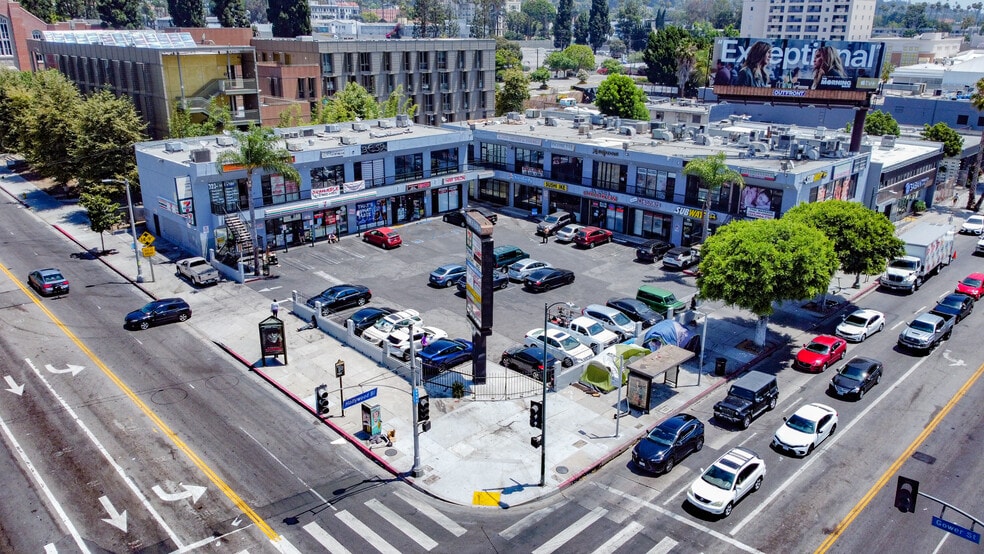 More Photos Of 6051 Hollywood Blvd, Los Angeles Storefront For Lease