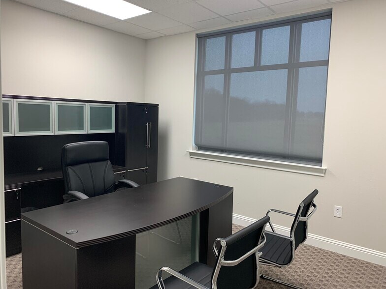 More Photos Of 1402 S Custer Rd, McKinney Medical For Lease