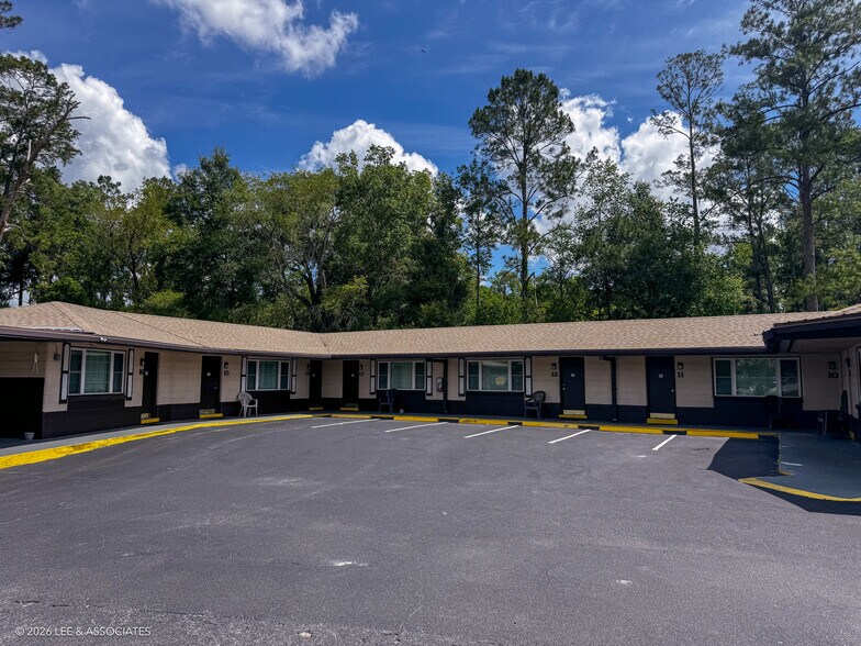 More Photos Of 19663 S US Hwy 441, High Springs Hotel For Sale