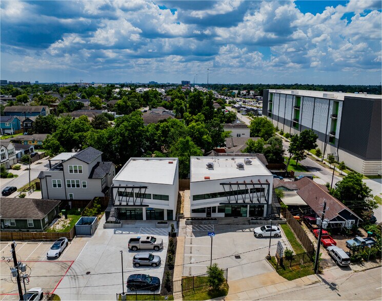 More Photos Of 6815 N Main St, Houston Storefront Retail Office For Sale