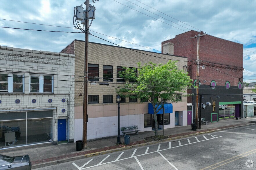 More Photos Of 950 5th Ave, New Kensington Freestanding For Sale