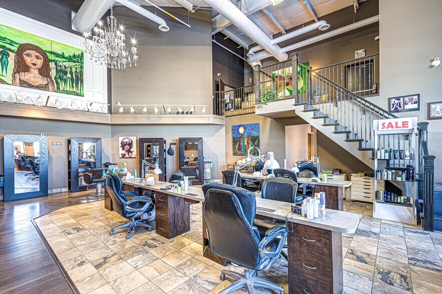 More Photos Of 2602 50 Av, Lloydminster Showroom For Sale