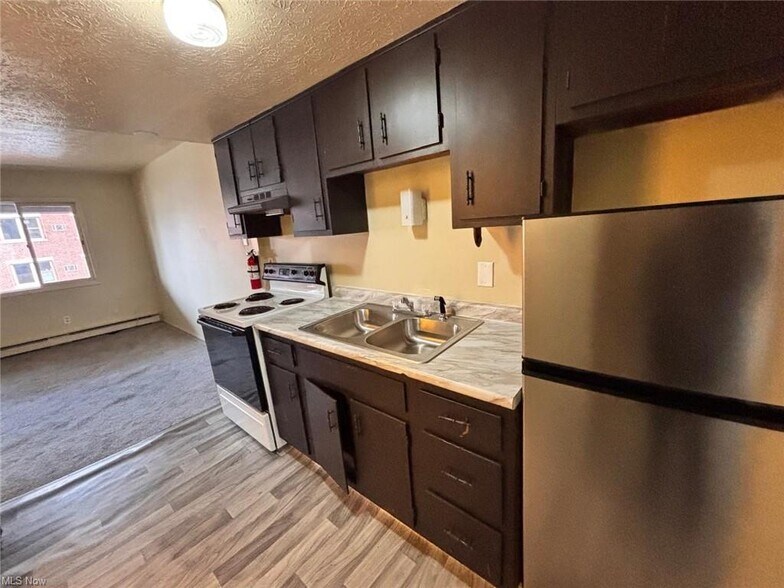 More Photos Of 519 Crosby St, Akron Apartments For Sale