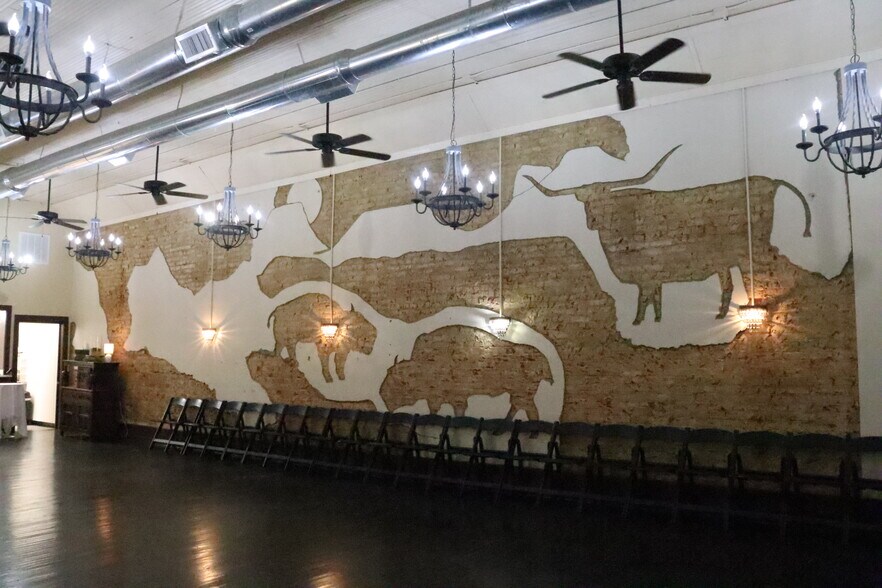 More Photos Of , Comanche General Retail For Sale