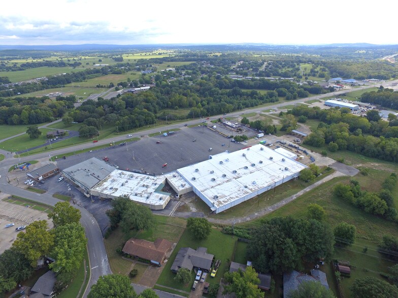 More Photos Of 1900 E Cherokee Ave, Sallisaw Storefront For Sale