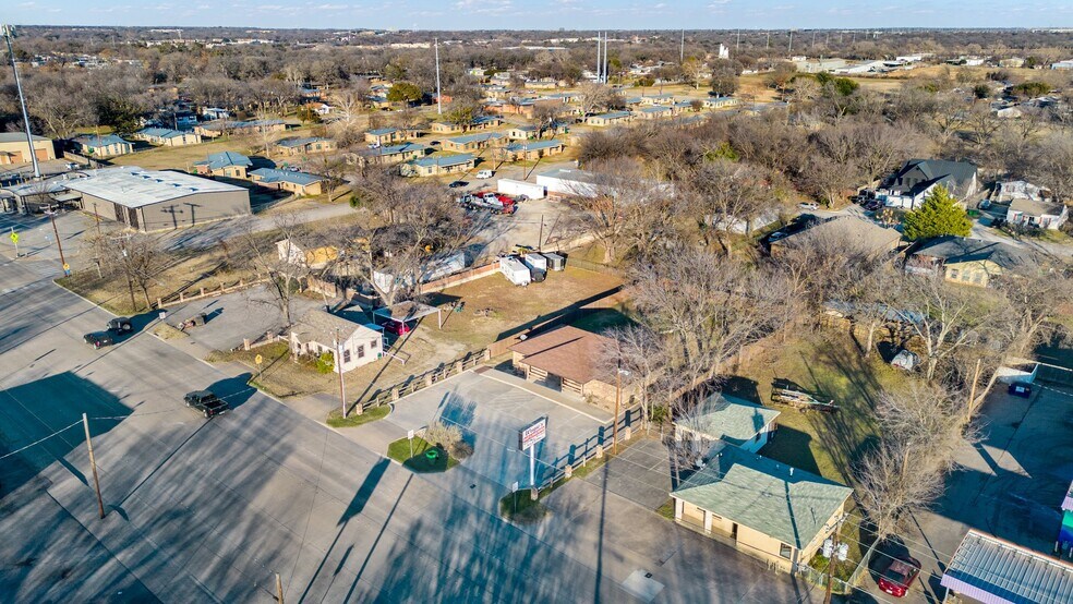 More Photos Of 2524 Carson St, Haltom City Storefront Retail Office For Sale