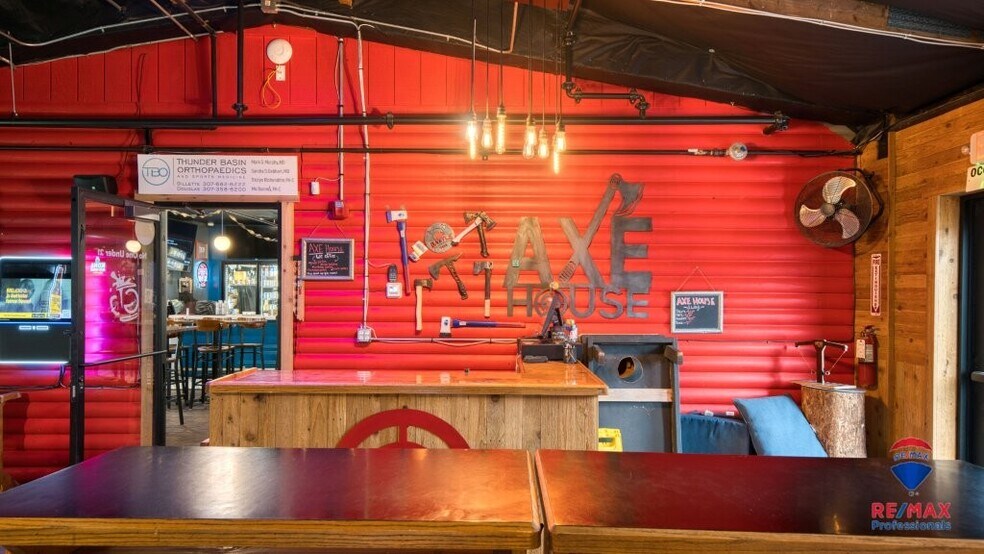 More Photos Of 5201 S Douglas Hwy, Gillette Bar For Sale