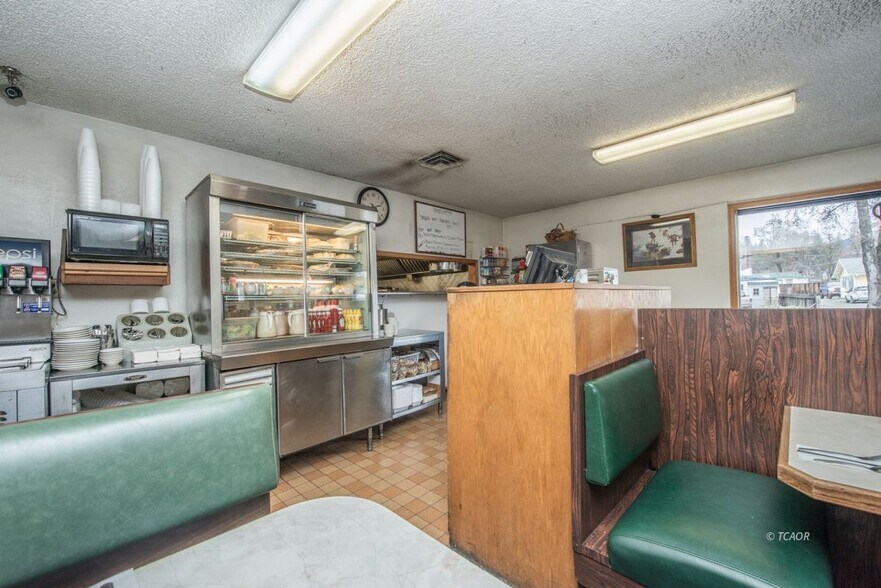 More Photos Of 790 Main St, Weaverville Restaurant For Sale